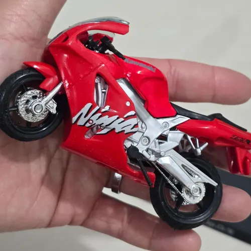 Miniatura Maisto moto Kawasaki Ninja ZX-7R