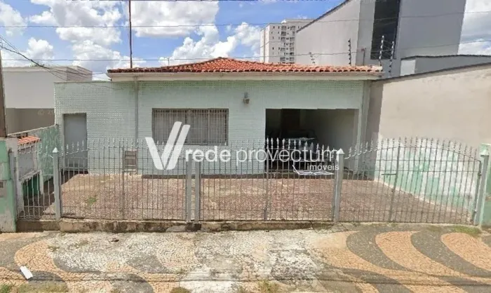 CASA COM 03 DORMITÓRIOS À VENDA NO PARQUE INDUSTRIAL.