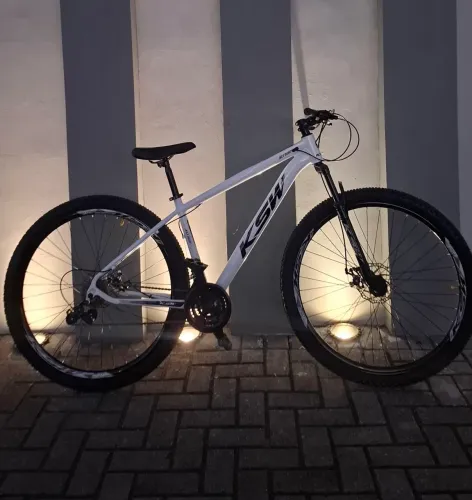 Bicicleta nova, pouquíssimo usada
