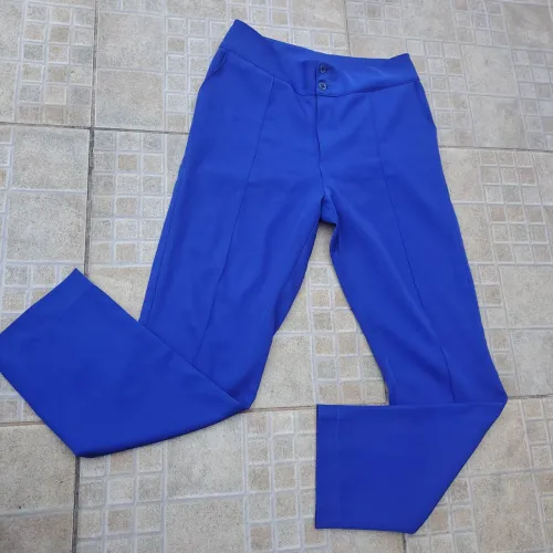 Kit juvenil P 1 calça e duas blusas