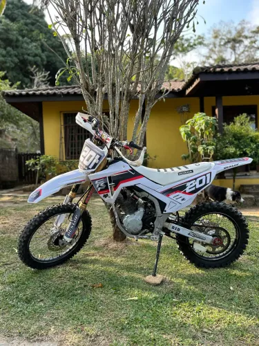 CRF IMPECÁVEL (250F feita como 250R) 