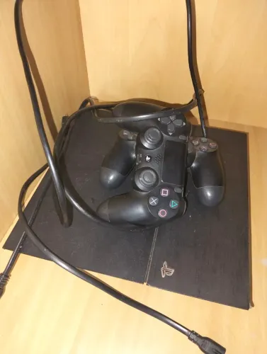 PS4 dois controles