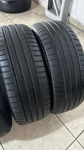 4 pneus Bridgestone 205/55 R17 semi novos