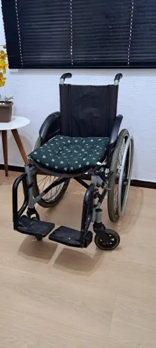 Cadeira de rodas em alumínio toda desmontavel