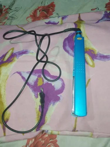 Uma chapinha azul não muito usada