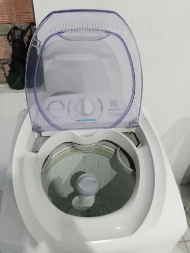 Vendo linda máquina de lavar no precinho
