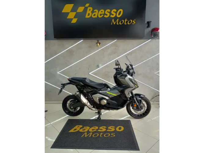 Honda X-adv 2025