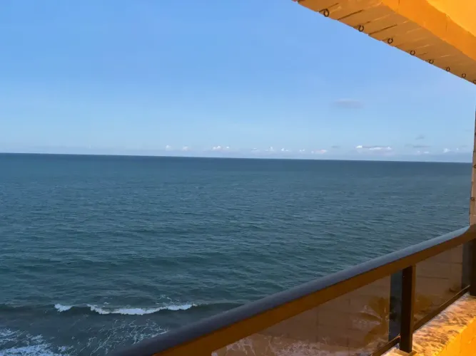 Vista definida do mar, 4 suítes, 3 vagas de garagem cobertas.