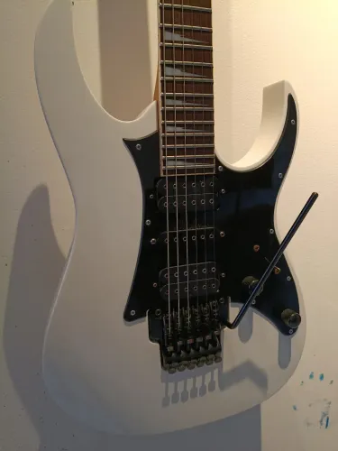 Guitarra Ibanez RG350DX + Cube Baby + Acessorios