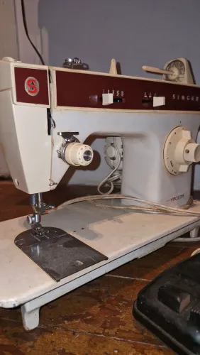 MAQUINA DE COSTURA SINGER ANTIGA