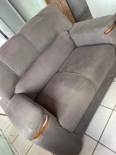 Sofás com pouco tempo de uso
