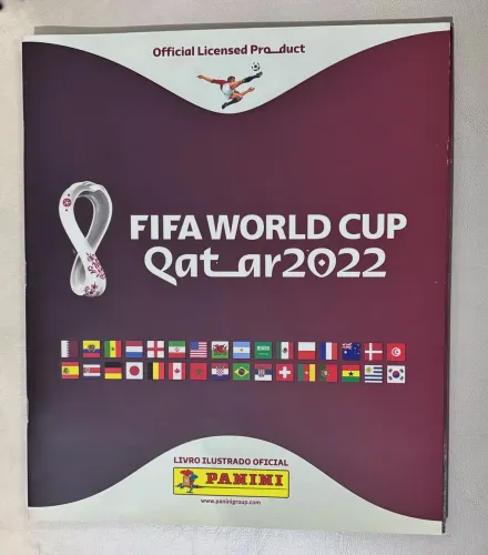 Álbum Copa do Mundo 2022 incompleto Panini 147 figurinhas