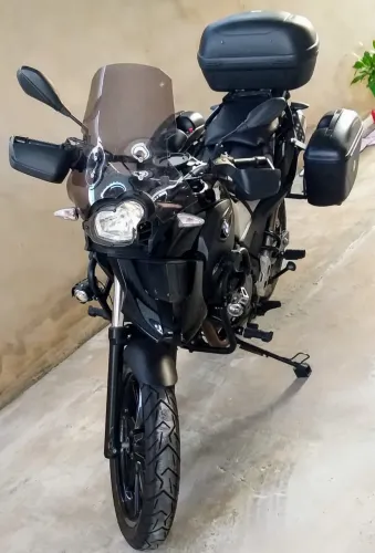Vendo motocicleta BMW GS 650 2015 completa