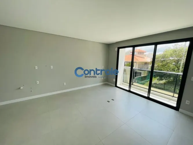 Studio de 01 dormitório com vaga de garagem e hobby box em Coqueiros