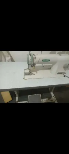 Máquina de costura industrial