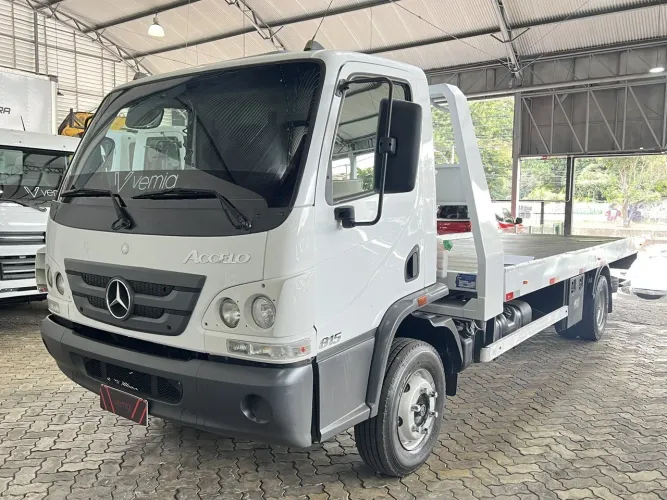 Caminhão MB Accelo 815 Plataforma Guincho Reboque Prancha