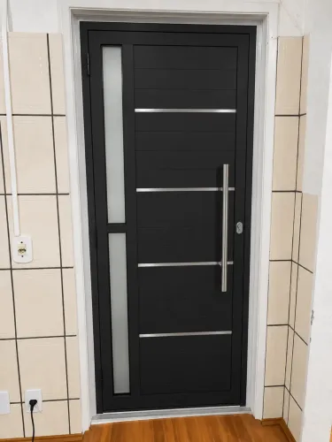PORTA DE ALUMÍNIO LAMBRIL PRETA APARTIR DE R$1499,99 - DIRETO DA FÁBRICA