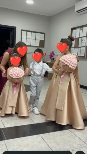 VESTIDOS DAMINHA 3 ANOS E 8 ANOS (CADA 250,00)