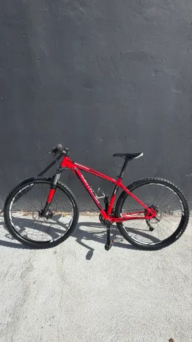 SPECIALIZED ROCKHOPPER