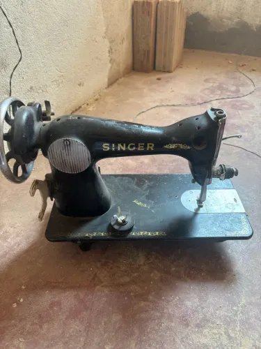 Máquina de costura Singer