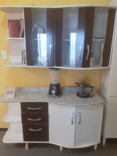 ARMÁRIO DE COZINHA