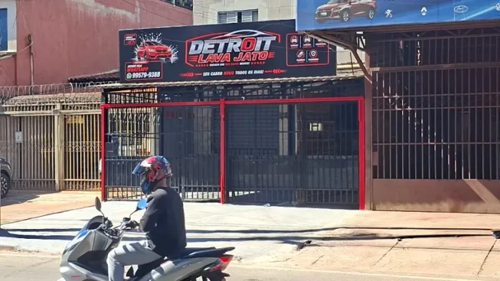 Auxiliar de Lavador de Carros - LAVA JATO DETROIT