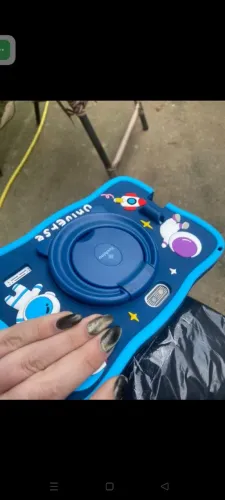 Vendo um tablet infantil