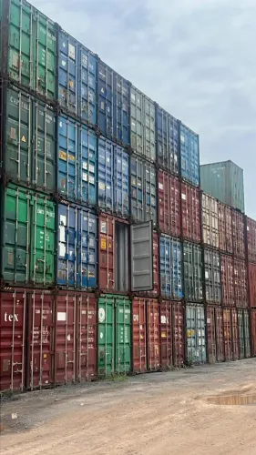 Container Conteiner Marítimo 20 e 40 pés 6 e 12 metros Reefer 