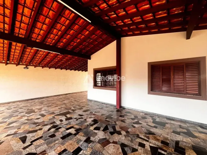 Casa com 2 Quartos, Espaço Gourmet e Garagem para até 8 Carros - Brieds - Americana
