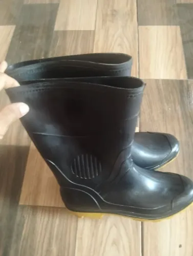 Bota de construção civil número 42 nova