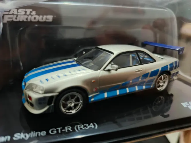 Nissan Skyline R34 Velozes e Furiosos Brian escala 1:43