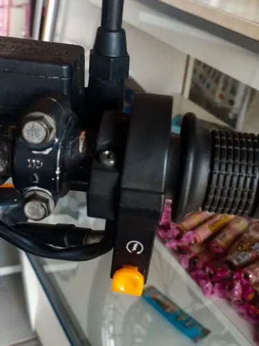 Punho de Partida Honda Titan / Fan (Lado Direito) - Usado