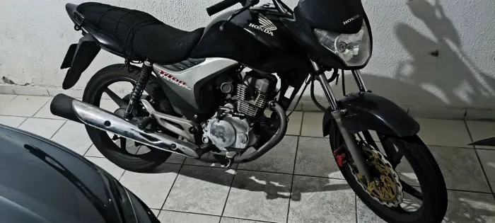Honda cg Titan 150- cara de gato ?