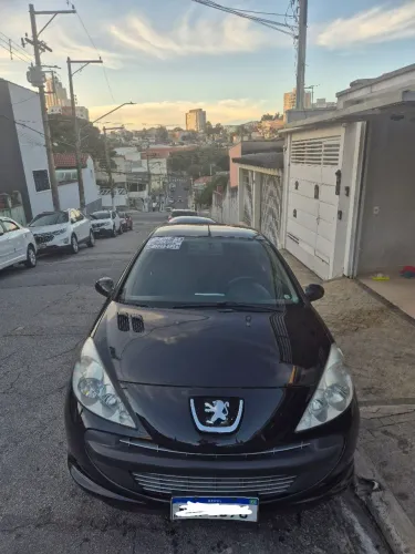 Peugeot 207 XR 1.4 Flex 8V 3P 2011