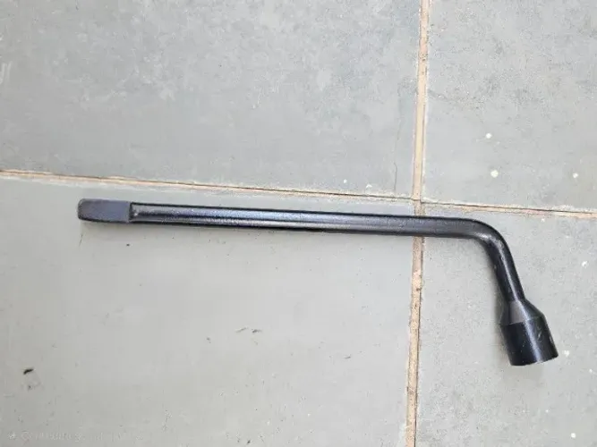 Chave de roda original Toyota Etios