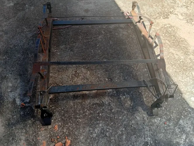 Vendo suporte para colocar escada em carro