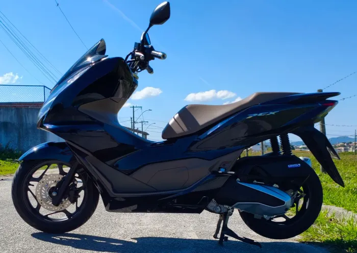 PCX DLX 2025 SUPER NOVA