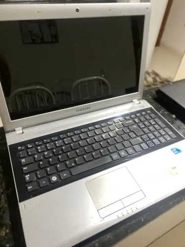 Vendo 3 Notebooks, para usar ou retirada de peças