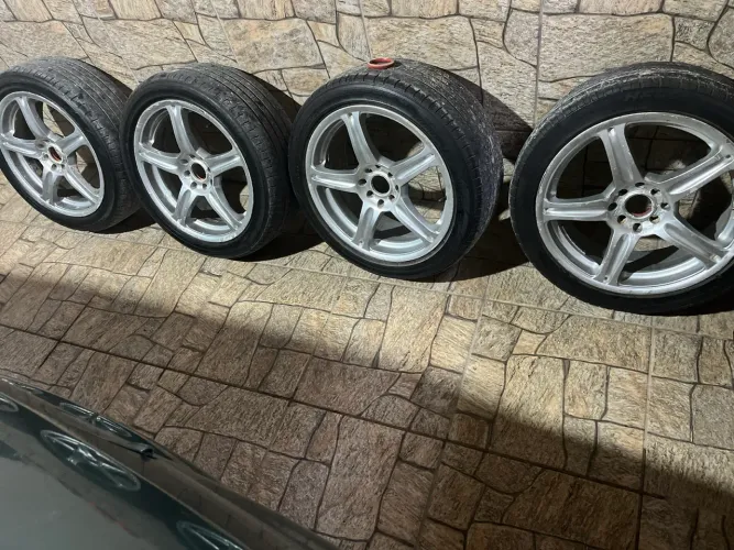 Rodas aro 17 com pneus