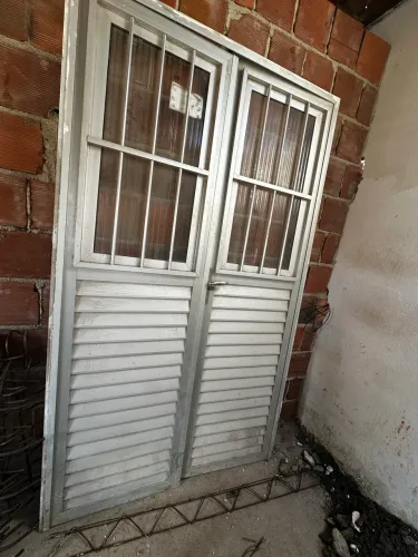 Porta de alumínio