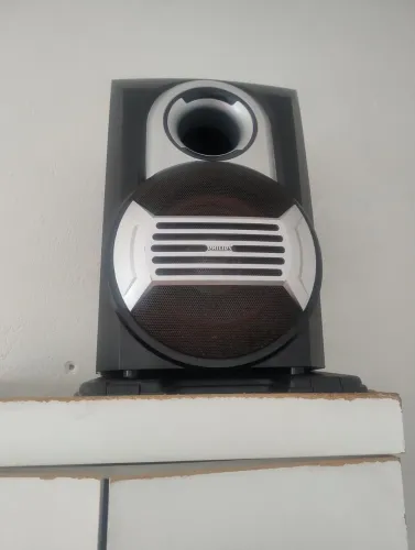 Vendo som Philips 3 caixas