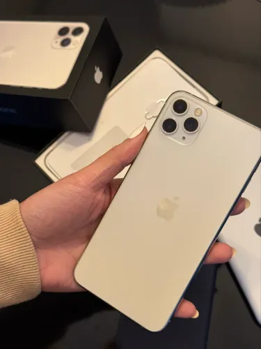 Vende-se iPhone 11 Pro Max 64GB
