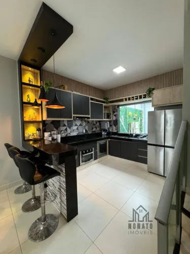 Sobrado com 3 dormitórios à venda, 200 m² por R$ 750.000,00 - Parque Atheneu - Goiânia/GO