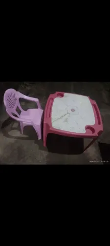 Mesa e cadeira infantil