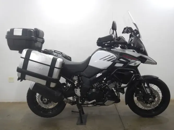 Suzuki VSTROM 1000 XT - com muitos acessórios ! Pronta para a sua viagem !