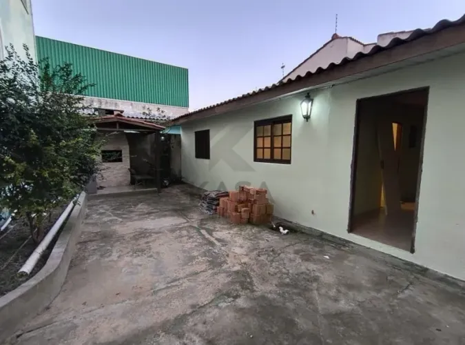Casa de alvenaria disponível para locação no Bairro Niterói em Canoas/RS...
