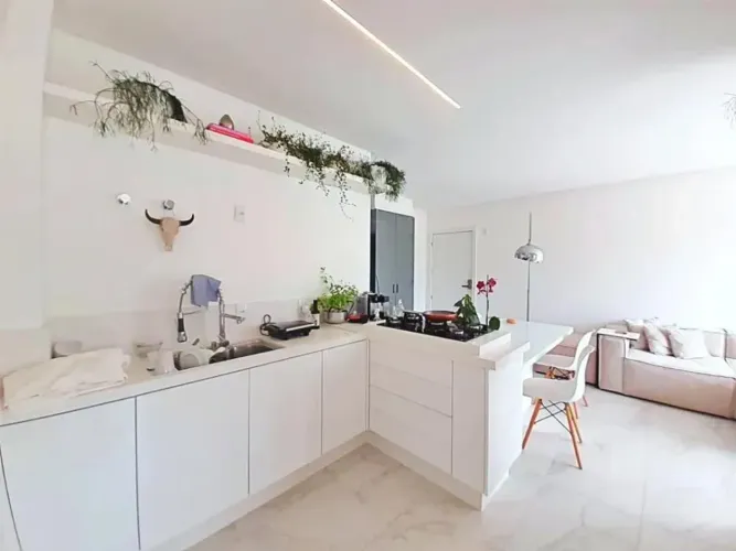 Apartamento mobiliado para locação anual na Praia Brava