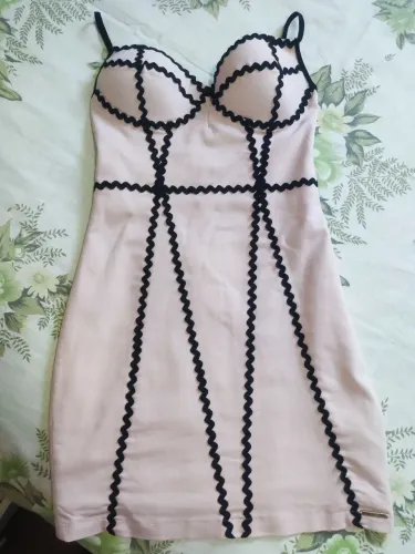 Vestido lança perfume P