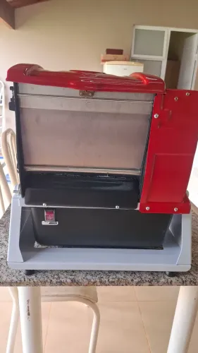Masseira basculante para até 6kg de massa pronta