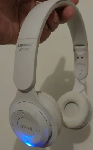 Fone de ouvido Headphone sem fio Bluetooth Lehmox cancela ruído 
